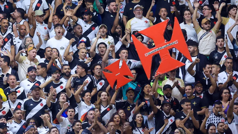 Vasco pega o Sport em São Januário com Fábio Carille pressionado